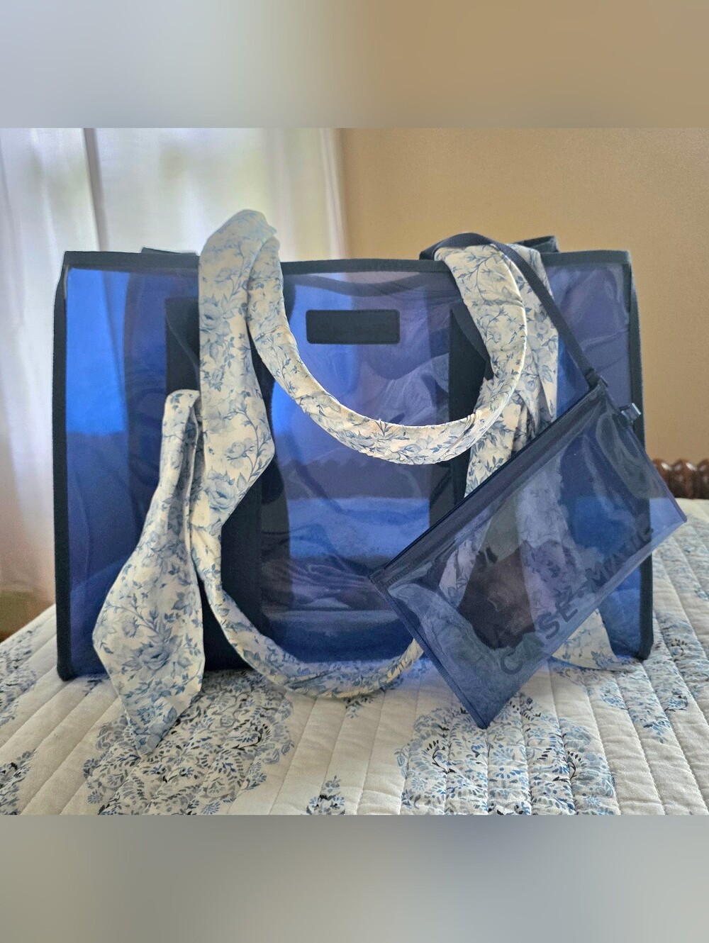 Case-Mate Navy Blue Clear Tote with Floral-Print Scarf Handles - Picture 2 of 3